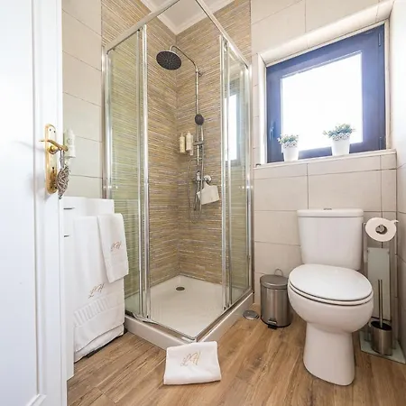 Lourenco's House Deluxe Гостевой дом 4*