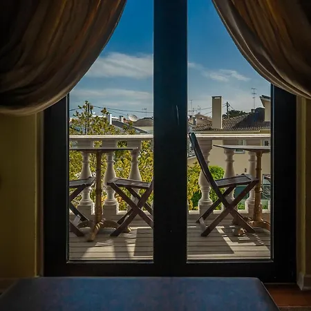 Гостевой дом Lourenco's House Deluxe Кашкайш