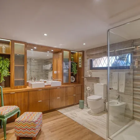 Lourenco's House Deluxe Гостевой дом 4*