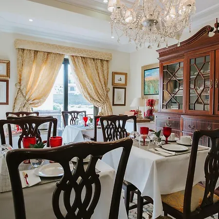 Lourenco's House Deluxe Гостевой дом 4*