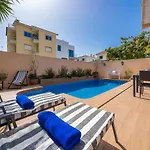 Guest house Lourenco's House Deluxe 4*