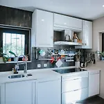 Guest house Lourenco's House Deluxe 4*