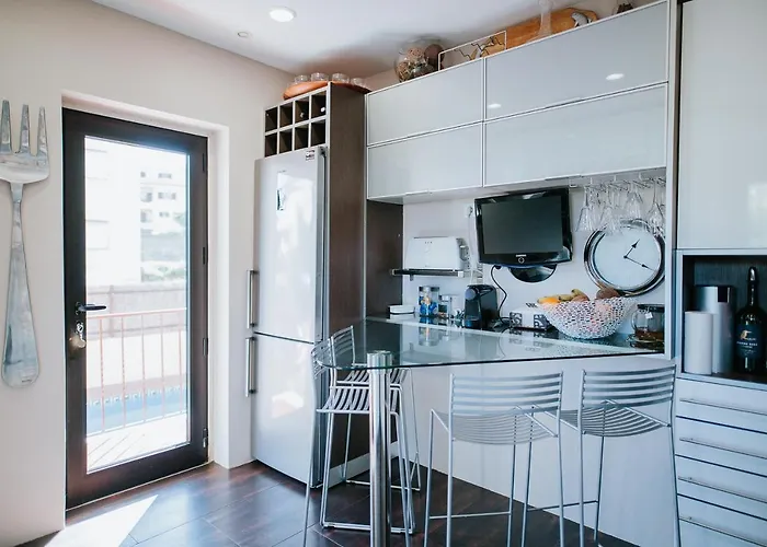 Lourenco's House Deluxe 4* קסקאיס
