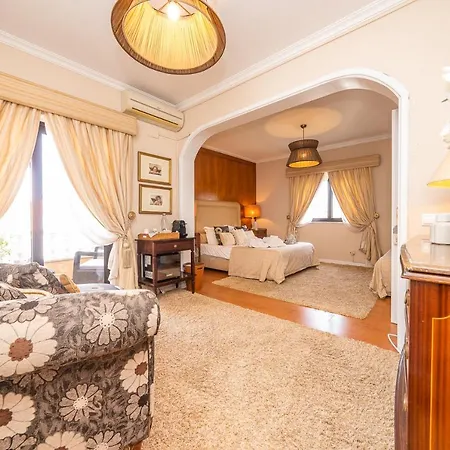 Lourenco's House Deluxe Affittacamere Cascais